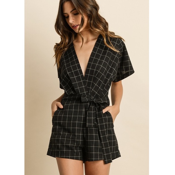 Checker Print Romper - Picture 2 of 6